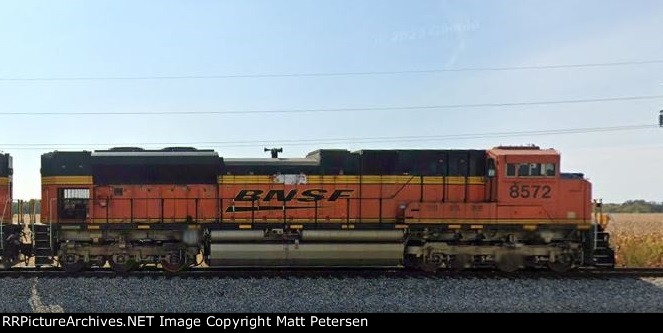 BNSF 8572